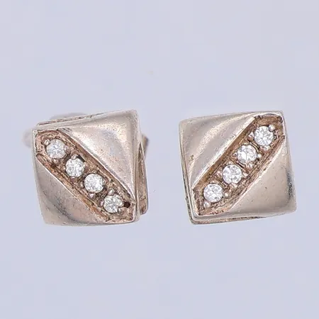 Ett par örhängen, vita stenar, 8mm, 925/1000 silver Vikt: 2,9 g