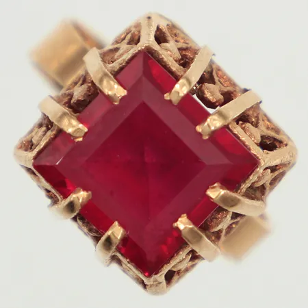 Ring, syntetisk rubin, stl 17½, bredd 14mm, Finska stämplar, Martti Viikinniemi, år 1968, 14K  Vikt: 5,6 g