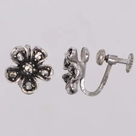 Ett par örhängen med markasiter, Ø12,0mm, skruv lås, 830/1000 silver Vikt: 3,7 g