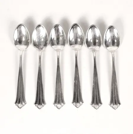 Sex kaffeskedar, norska stämplar samt svenska importstämplar, i etui, längd 11cm, bruksslitage, silver.  Vikt: 55,1 g