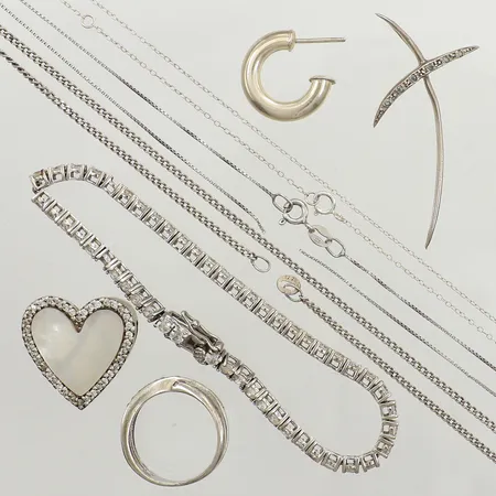 Diverse silver, defekt, skadat, saknar stenar, silver  Vikt: 28,7 g