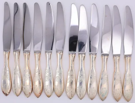 12 Bordsknivar, modell Tornedal, 21,5cm,stålblad,  Haparanda år 1976-78, 830/1000 silver i tyglinda Vikt: 1013,6 g