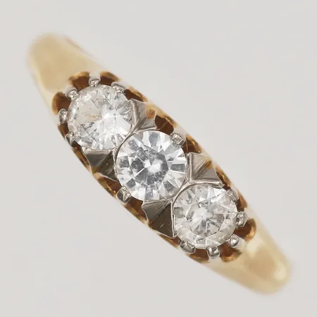 Ring med syntetiska vita spineller, stl: 17½, 18K guld Vikt: 3,1 g