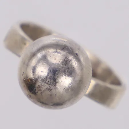 Ring med kula Ø9,8mm, stl 17¾, Alton, år 1966, 830/1000 silver Vikt: 4,8 g