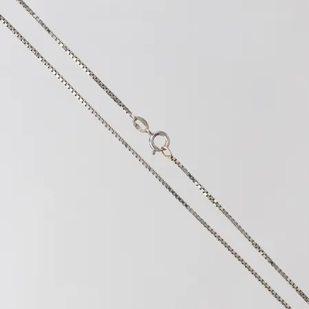 Kedja Venezia, längd 40cm, bredd 1mm, vitguld 18K.  Vikt: 3 g