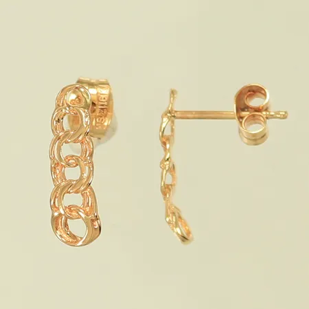 Ett par örhängen bismarck, 13,6mmx4,4mm, omaka snurrebussar, 18K Vikt: 1 g