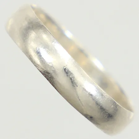 Ring slät, stl 19¾, bredd 4,5mm, 925/1000 silver  Vikt: 2,7 g