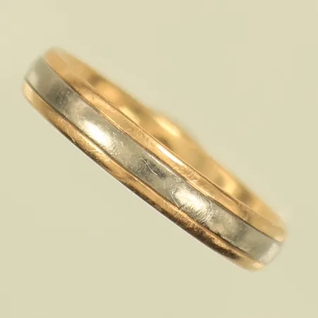 Slät ring tvåfärgad, stl 19¾ bredd 3,9mm, SCHALINS, 18K  Vikt: 4,2 g