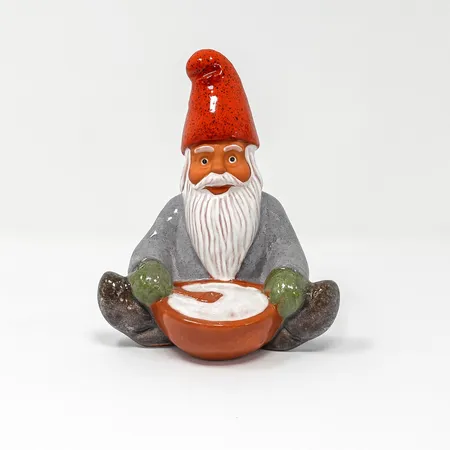 Tomte glaserat lergods, Rolf Berg Torshälla, höjd:14,5cm,  Skickas med paket.