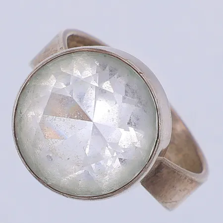 Ring, bergkristall, stl 16¾, Gert Thysell för Gussi år 1974, 830/1000 silver Vikt: 5,9 g
