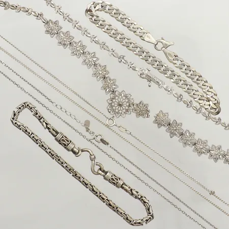 Diverse silver, defekt, silver  Vikt: 45,1 g