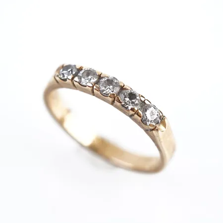 Ring m diamanter 0,30ct enligt gravyr, stl 15(47), bredd 2,5mm, 18k, gravyr Vikt: 2,2 g
