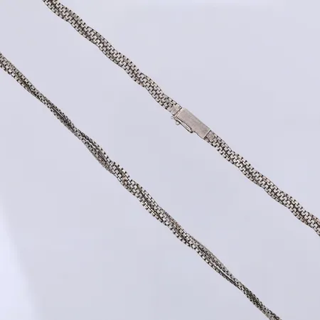Collier, tvinnat, 42cm, bredd 4mm, 835/1000 silver Vikt: 16 g