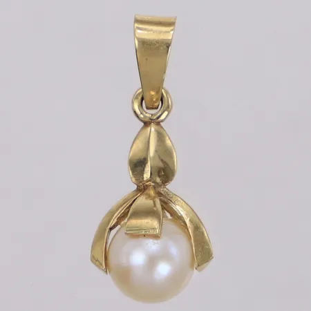 Hänge med odlad pärla, Ø7,2mm, längd 23,6mm, bredd 3,9-9,5mm, 14K Vikt: 1,5 g