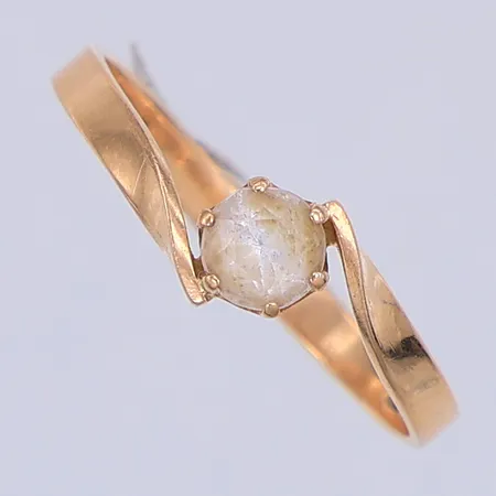 Ring, vit sten, stl 16, Åbo år 1975, 14K Vikt: 1,2 g