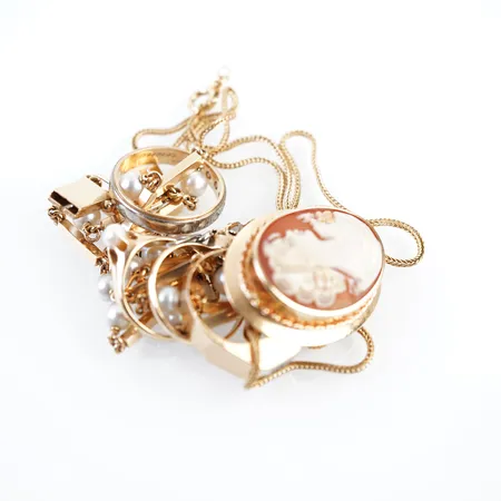 Diverse guld, 18k, bruttovikt 36,5gr Vikt: 36,5 g