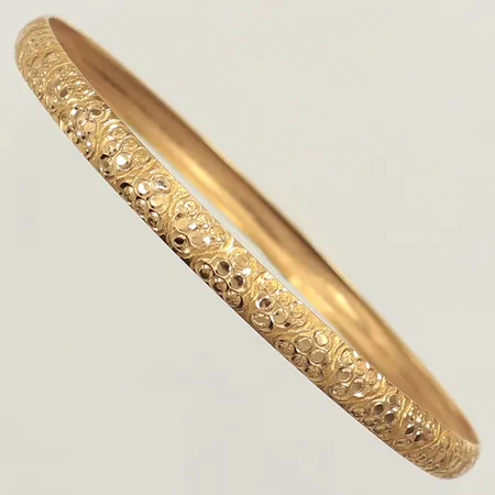 Armring, innermått 19cm, Ø62mm, bredd 5mm, bucklig, 18K Vikt: 3,7 g