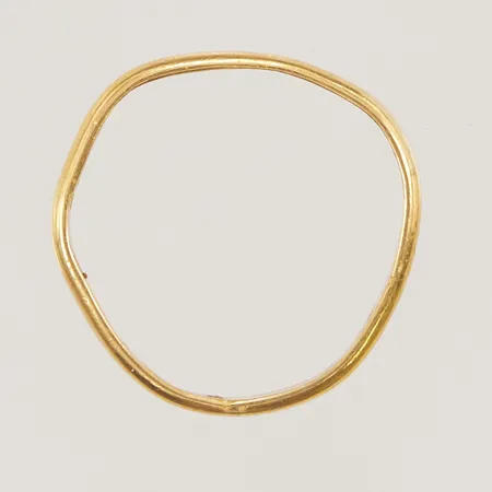 Ring gravyr finns, 23K, 3,0g.
