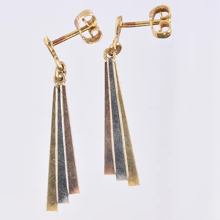 Ett par örhängen, längd 35 mm, bredd 6 mm, rosé-/vit-/gulguld, 18K. Vikt: 2,6 g