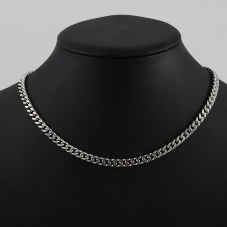 Collier Pansar, längd ca 42 cm, bredd 5.6 mm, silver 925/1000. Vikt: 32,1 g