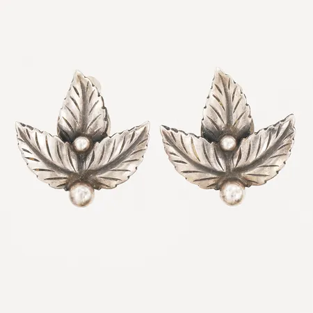 Ett par örhängen, 20mm, tillverkade av Asa-Silver Tage Linde år 1956, silver Vikt: 3,8 g