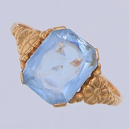 Ring, sliten ljusblå sten, stl 17, Pettersson eft år 1947, 18K Vikt: 2,2 g