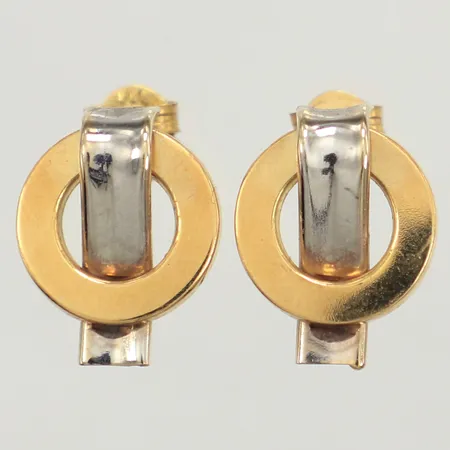 Ett par örhängen, längd 14mm, bredd 11mm, tvåfärgade, något skeva, 18K  Vikt: 1,4 g