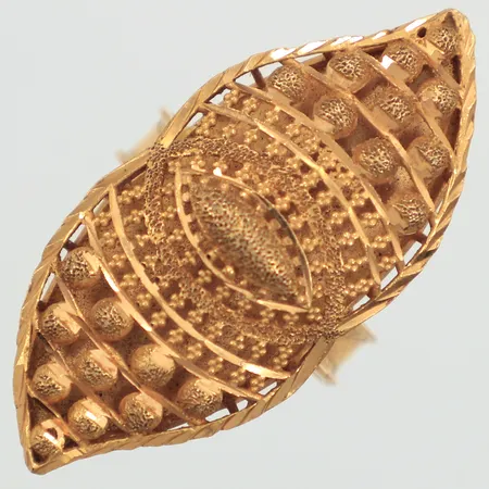 Ring, stl 17½, bredd 4-3,7mm, 21K  Vikt: 4,9 g