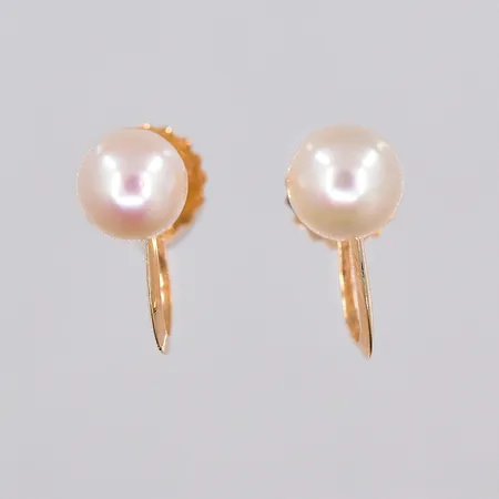 Ett par örhängen med odlad pärla Ø 5,8mm, skruvlås, 18K Vikt: 1,6 g