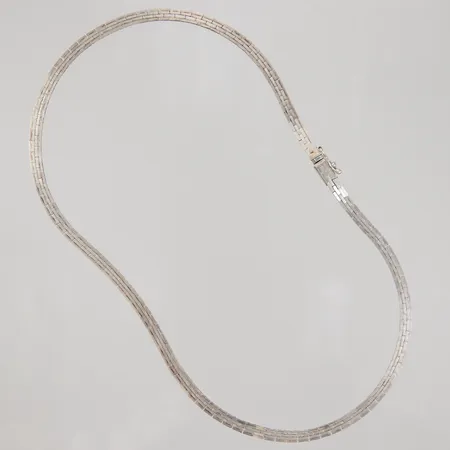 Collier halvstelt, 40cm, bredd 4mm, bruksslitage, Silver 835/1000  Vikt: 21,1 g
