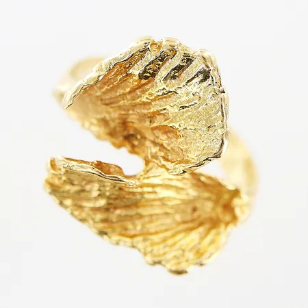 Ring, stl 14, bredd 2,5-18mm, 18K Vikt: 4,6 g