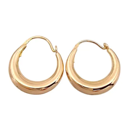 Örhängen Creoler, 18K guld, storlek 17,5 x 18,5 mm, tjocklek nedtill 4 mm, något minimalt märke, för övrigt i fint skick Vikt: 2,6 g