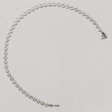 Armband vitguld med diamanter, 46xca0,005ct, 18,5cm, bredd: 3,8mm18K, 9,4g.