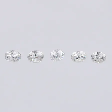 Lösa diamanter 1xca0,04ct, 3xca0,05ct, 1xca0,06ct, TW-W/VS-Si Vikt: 0 g