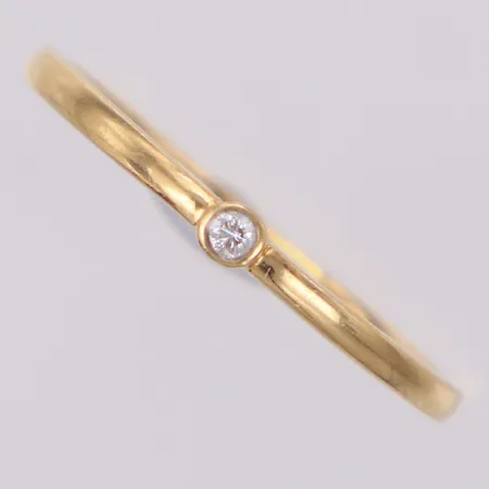 Ring med briljantslipad diamant 0,03ct, stl 18, GHA, 18K Vikt: 1,9 g