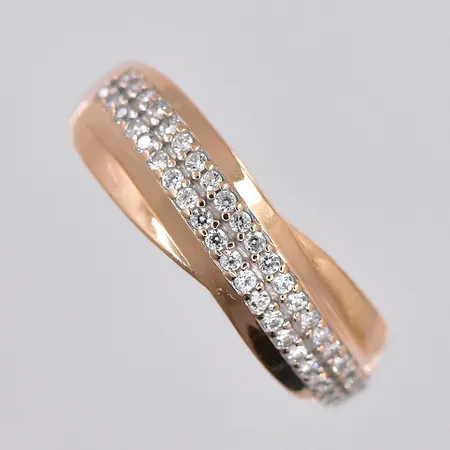 Ring med vita stenar, stl 18, 14K Vikt: 1,9 g