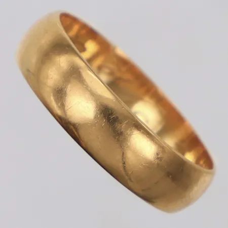 Ring, stl 18¾, bredd 5,4mm, personlig gravyr, 18K Vikt: 4,1 g