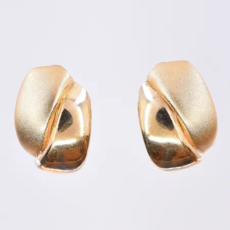 Ett par örhängen, längd 14 mm, bredd 9 mm, 18K. Vikt: 1,6 g