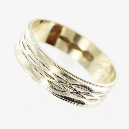 Ring, mönstrad, stl 17, bredd 5mm, vitguld, gravyr, i behov av rodiering, 18K Vikt: 2,6 g