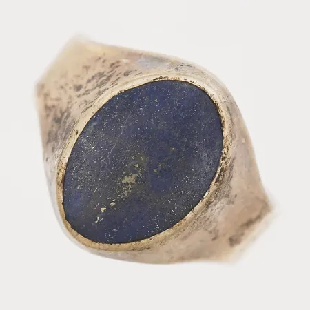 Ring med lapis lazuli, kraftigt slitage, stl: 22½, silver Vikt: 8,7 g