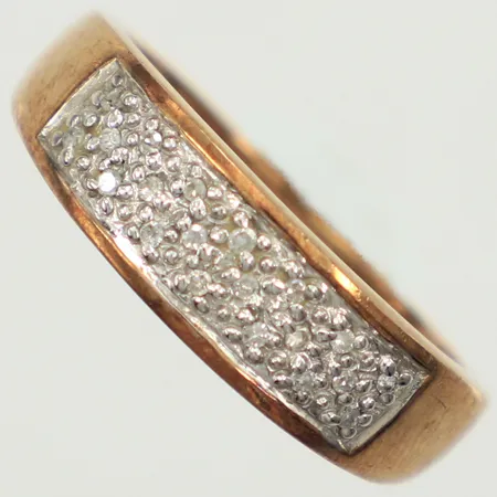 Ring med diamanter 20x ca 0,005ct, stl 18, bredd 2,7-6mm, missfärgad, 8K  Vikt: 3 g