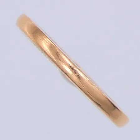 Ring, slät, stl 17¾, gravyr, 18K Vikt: 2,5 g