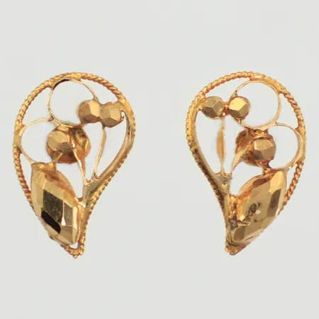 Ett par örhängen, längd 12,5mm, bredd 8mm, saknar snurrebuss, 21K  Vikt: 1,3 g