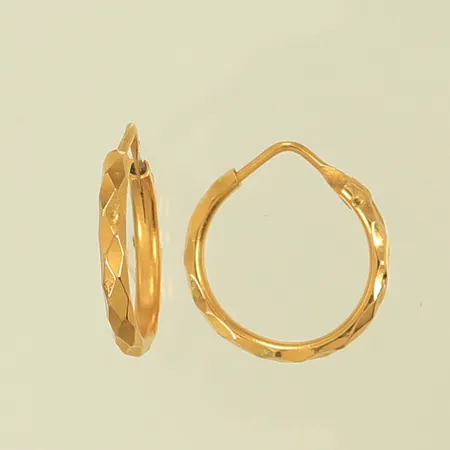 Ett par örhängen creoler, Ø13mm, bredd 2,4mm, 22K Vikt: 2,1 g