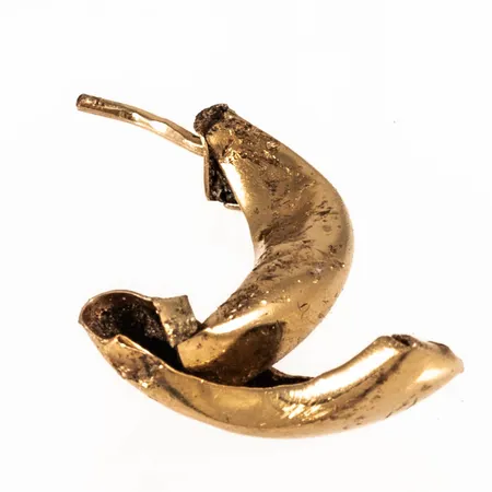 Defekt guld i 18K. Vikt: 1,2g.