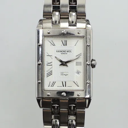 Damur Raymond Weil Tango, ca 28x24mm, refnr 5981, serienr K059782, datum, integrerad stållänk ca 16cm, går ej, behov av batteribyte, certifikat Krons Ur daterad 2007 11 23, manual, sliten box, ytterkartong.