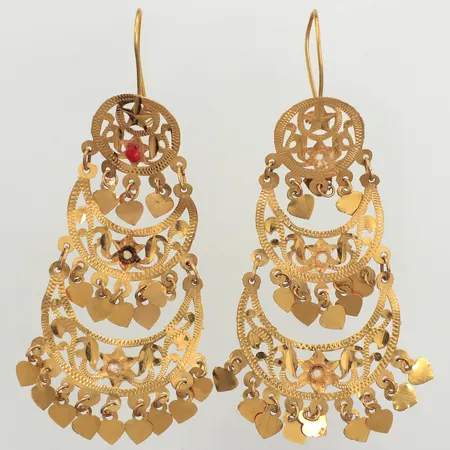 Ett par örhängen, längd 80mm, bredd 33mm, skeva, saknar stenar, 21K  Vikt: 10,6 g