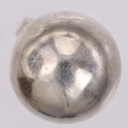 Ring med kula Ø20mm, bucklor, stl 16½, HS, 830/1000 silver Vikt: 6,4 g