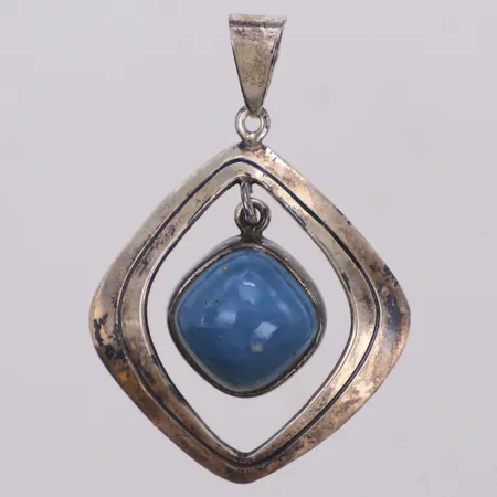 Hänge med ljusblå sten, längd 38mm, Victor Janson, Lindesberg, år 1961, 830/1000 silver Vikt: 3,8 g