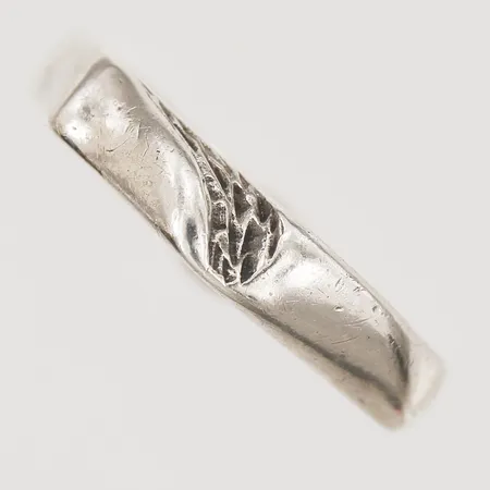 Ring, stl 17¼, bredd 3-4mm, 925/1000 silver Vikt: 2,7 g